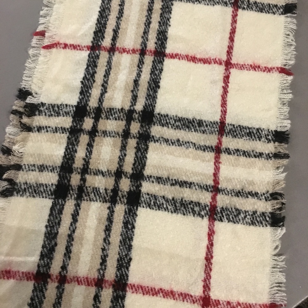 Red and black scarf